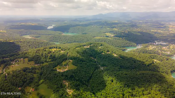 S Sudenny Lane, LaFollette, TN 37766