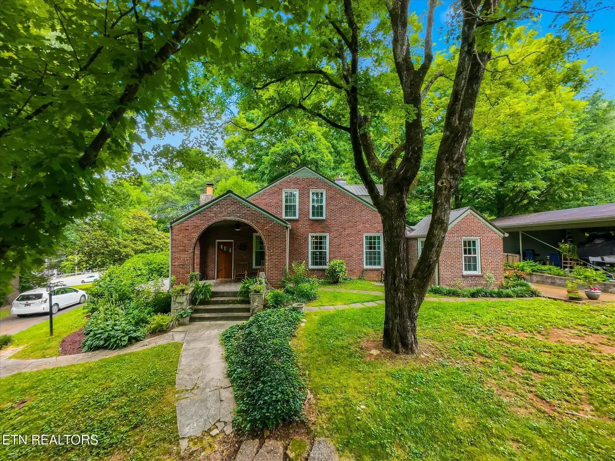 1303 W Madison Ave, Athens, TN 37303 - #1