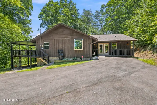 1501 Walt Price Rd, Pigeon Forge, TN 37876