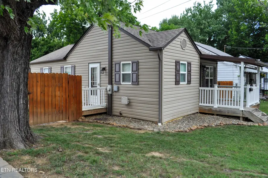 822 Carson St, Greeneville, TN 37743 - #2