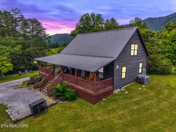 125 Westwing Cave Rd, Townsend, TN 37882