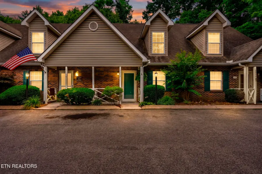 3912 Valley Creek Way, Knoxville, TN 37918 - #2