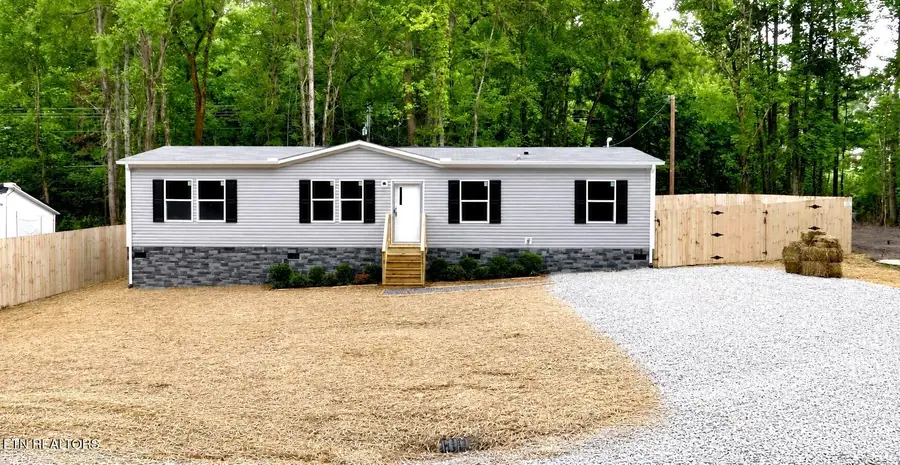 687 Hen Valley Rd, Oliver Springs, TN 37840 - #3