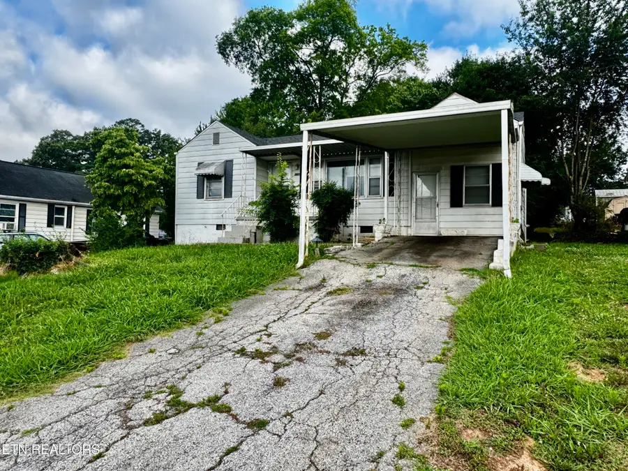 2627 Cecil Ave, Knoxville, TN 37917 - #2