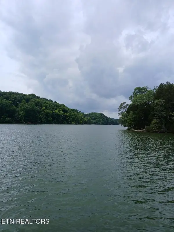 927 Windridge Rd, Friendsville, TN 37737