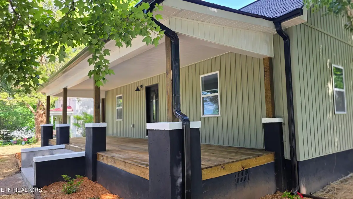 1006 Monroe St, Sweetwater, TN 37874 - #1