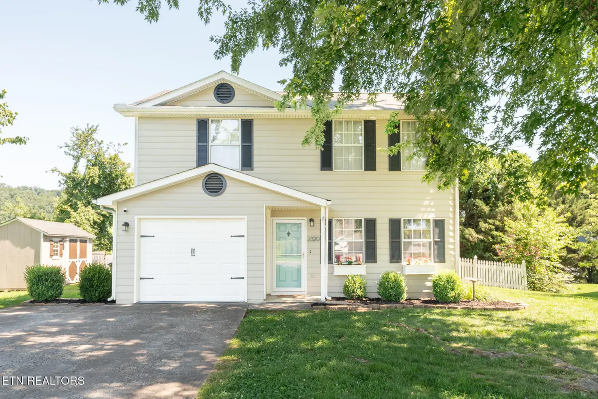 2320 Crestpark Rd, Knoxville, TN 37912 - #1