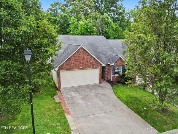 5260 Avery Woods Lane, Knoxville, TN 37921