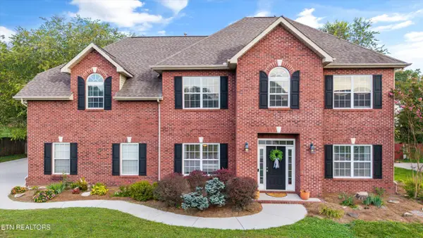 1376 Silver Leaf Drive, Lenoir City, TN 37772
