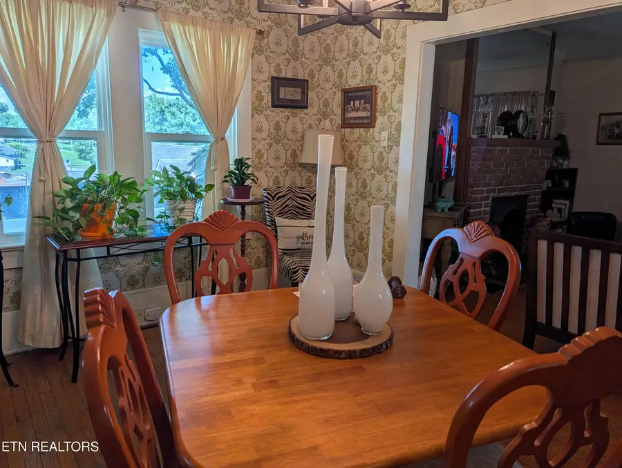 307 S Ridge Ave, Rockwood, TN 37854 - #3