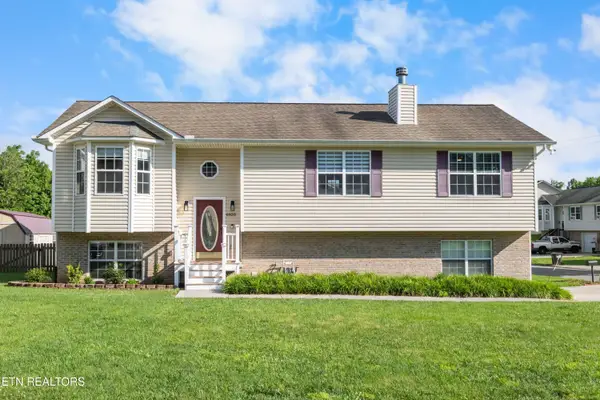 6920 Rambling Brooks Lane, Knoxville, TN 37918