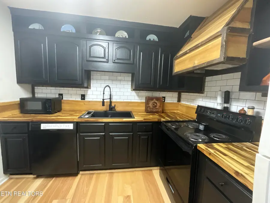 100 Village Way #E, Kingston, TN 37763 - #2