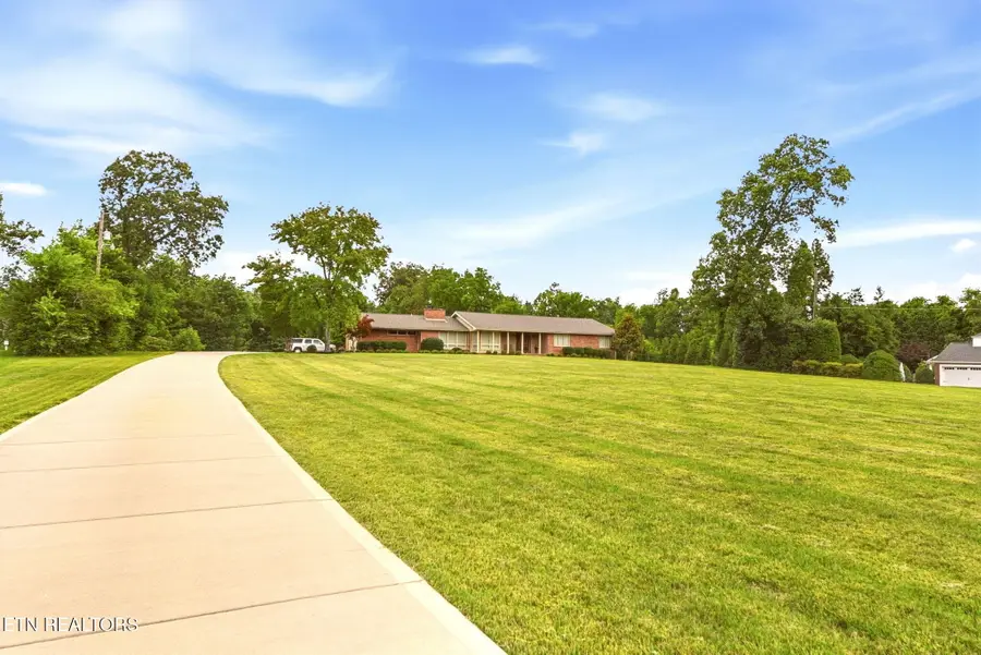 605 S Charles G Seivers Blvd, Clinton, TN 37716 - #3
