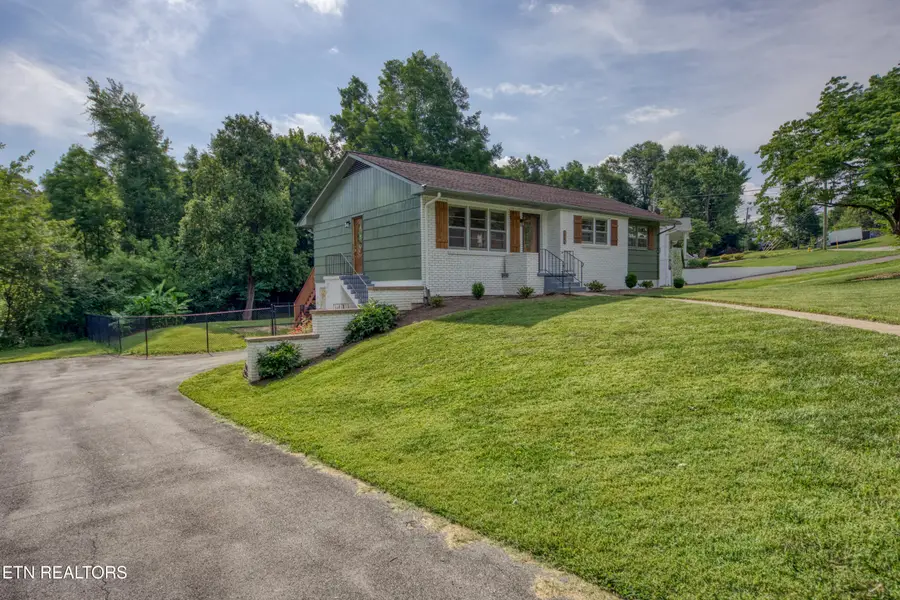 916 Mallory Rd, Knoxville, TN 37919 - #2