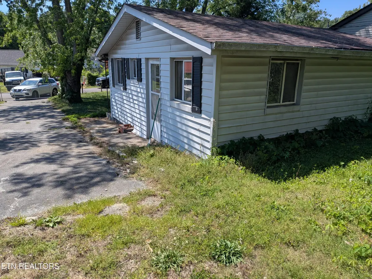 1918 Sandusky Rd, Knoxville, TN 37912 - #1