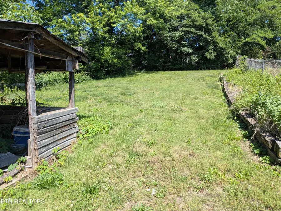 1918 Sandusky Rd, Knoxville, TN 37912 - #2