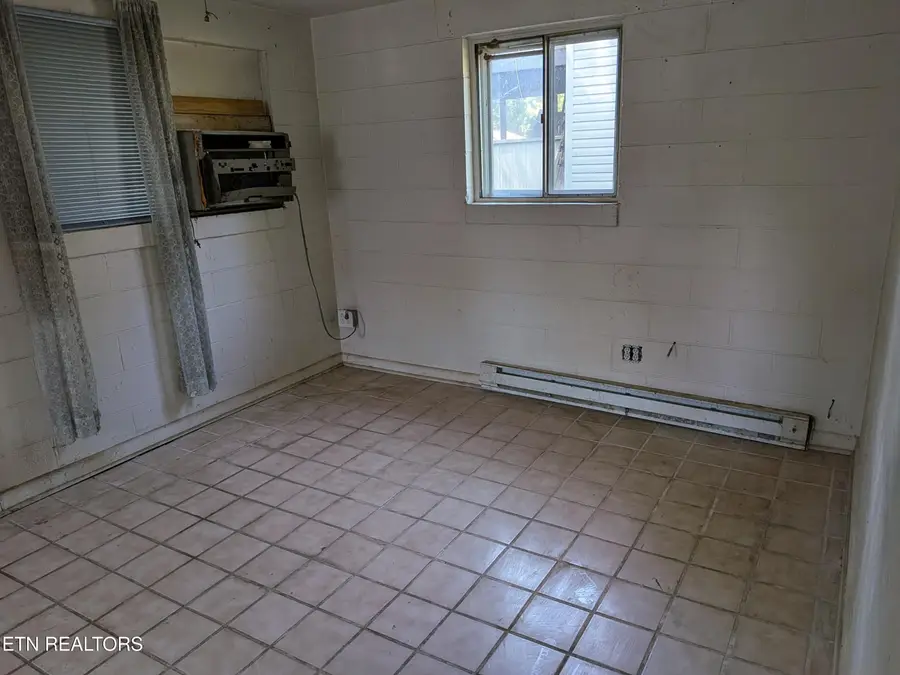 1918 Sandusky Rd, Knoxville, TN 37912 - #3