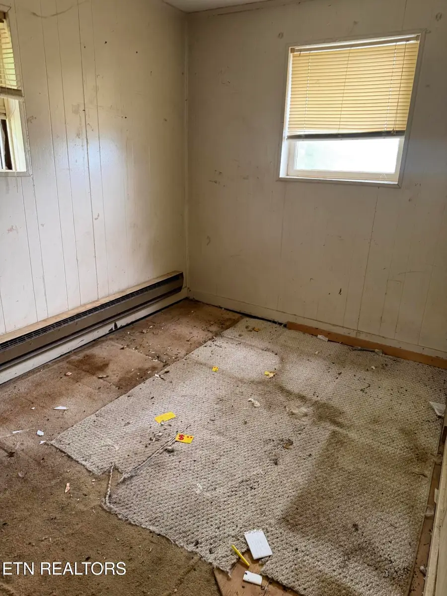 2821 Cecil Ave, Knoxville, TN 37917 - #2