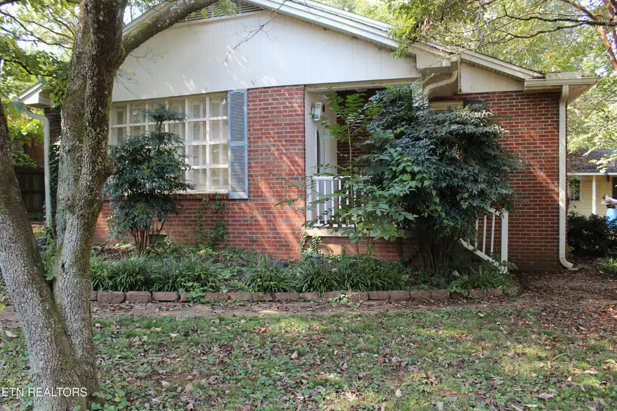 506 Wharf St, Loudon, TN 37774 - #3