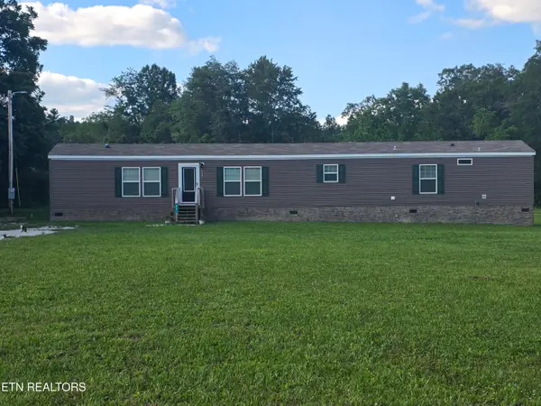 812 W 3rd Ave, Oneida, TN 37841