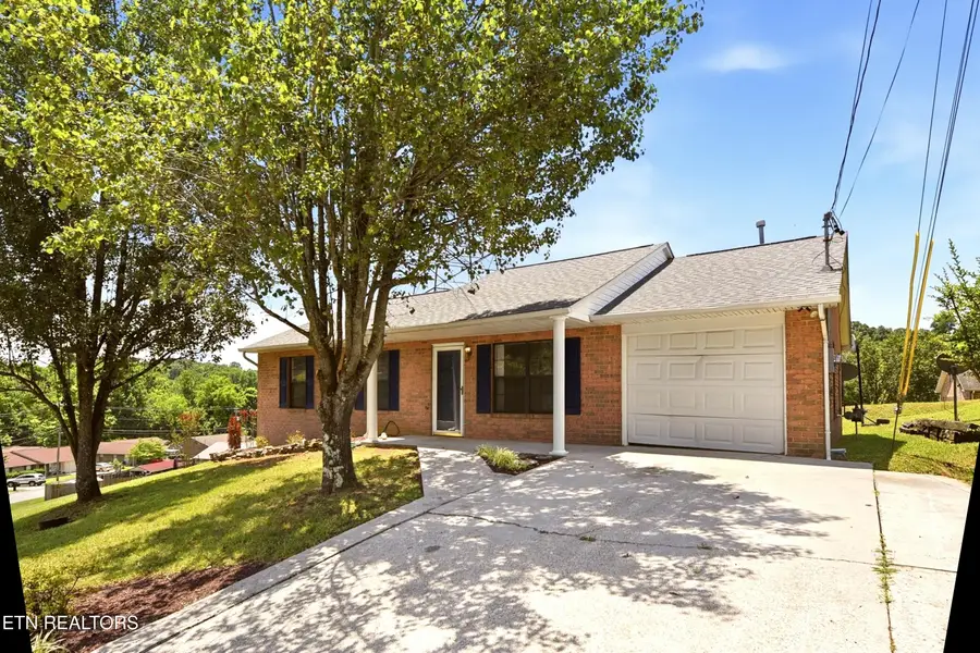 8039 Florence Gardens Rd, Knoxville, TN 37938 - #2