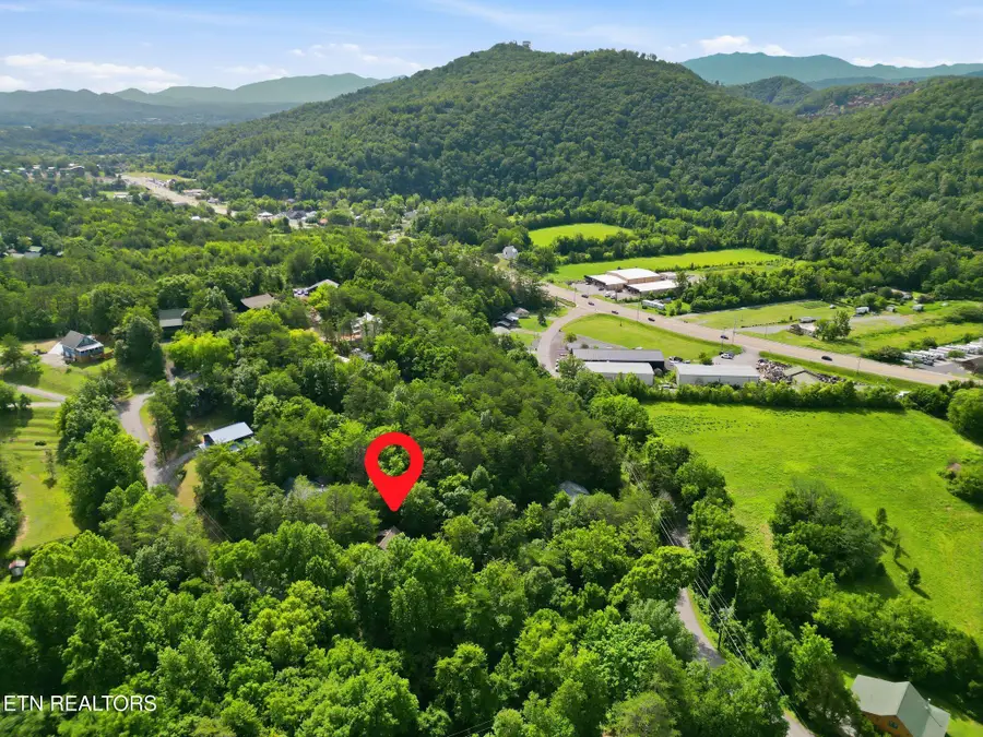 3042 Crestview Court, Sevierville, TN 37862 - #3
