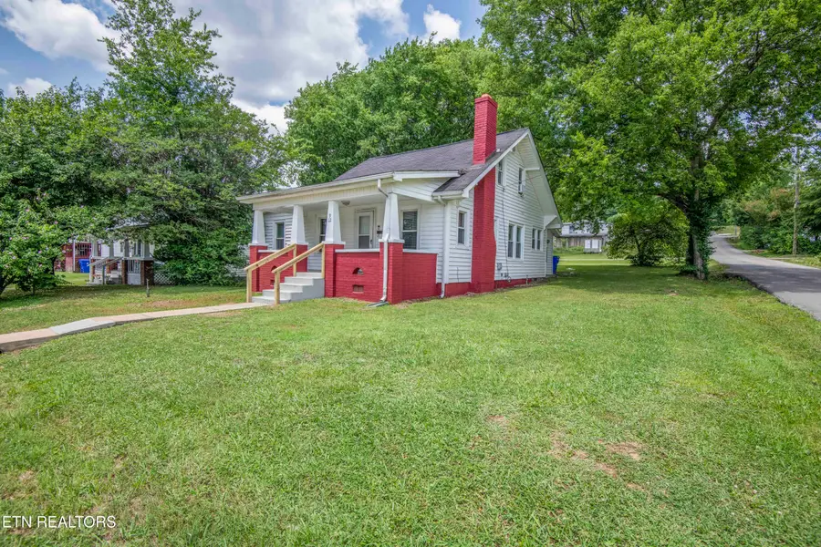 912 Medaris St, Clinton, TN 37716 - #3