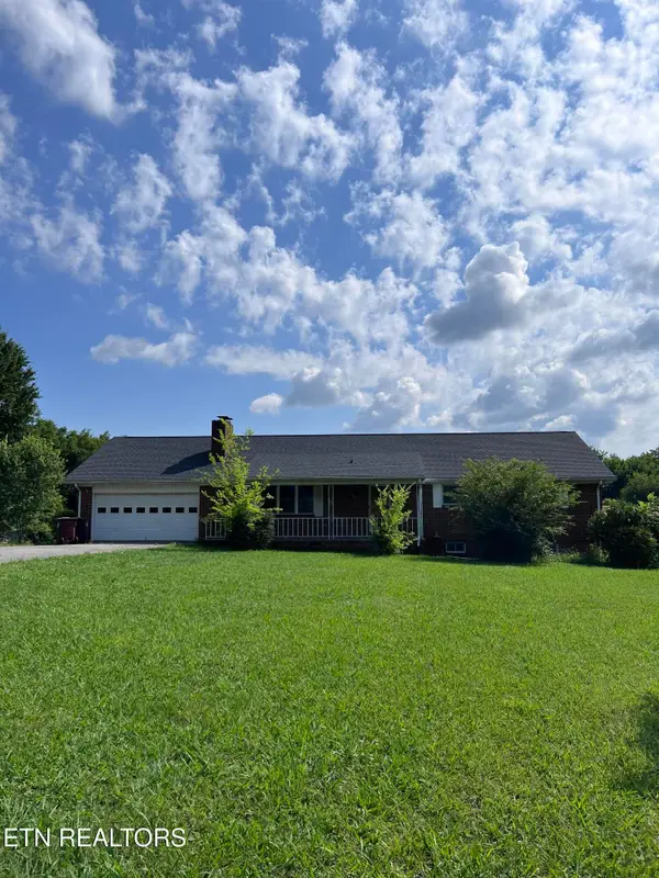 1448/1448B Louisville Rd, Alcoa, TN 37701