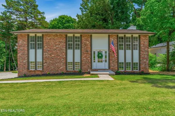 10008 Bluegrass Rd, Knoxville, TN 37922