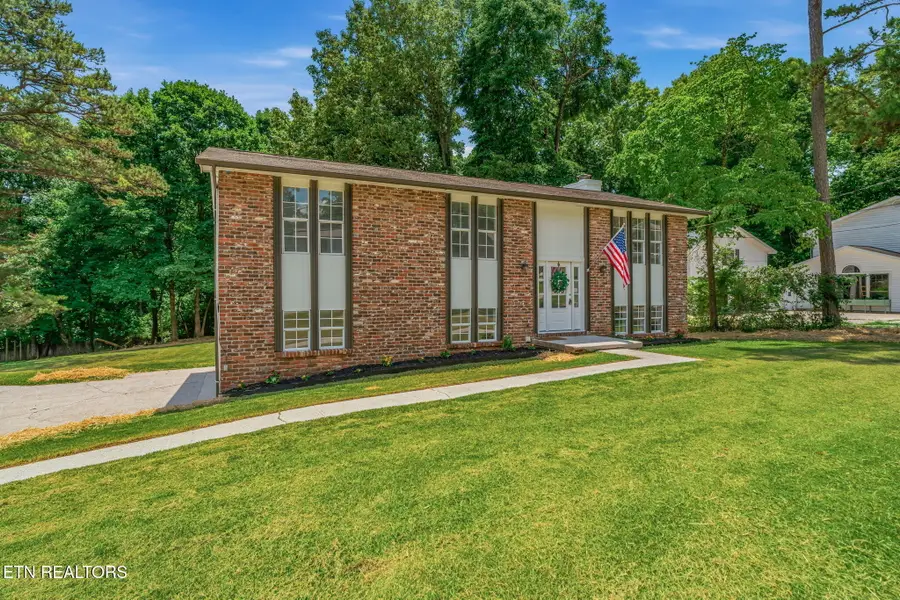 10008 Bluegrass Rd, Knoxville, TN 37922 - #3