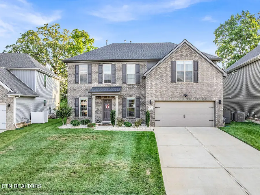 8708 Yellow Aster Rd, Knoxville, TN 37931 - #2