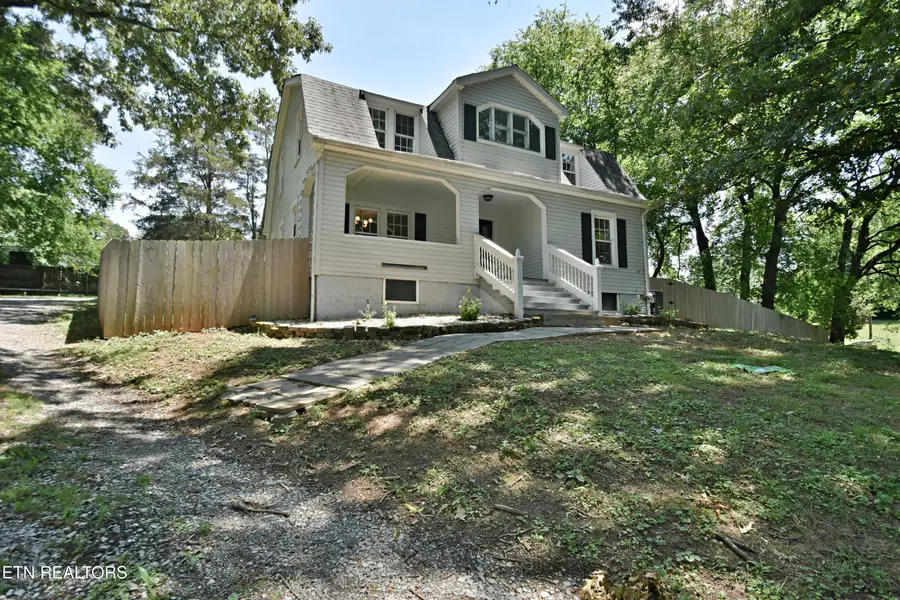 112 S 5th St, Maryville, TN 37804 - #2