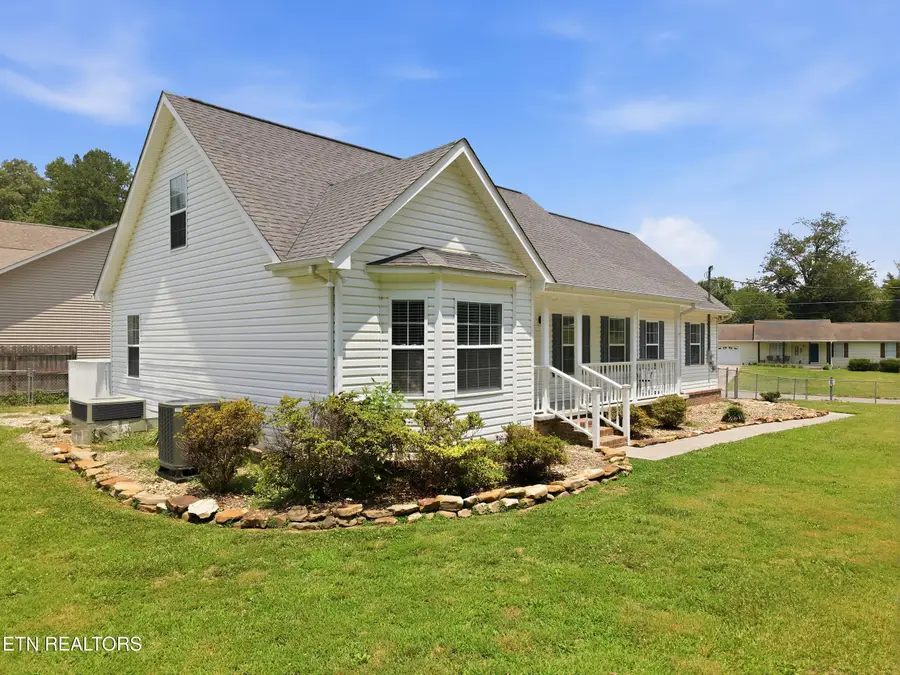 105 Aspen Lane, Oliver Springs, TN 37840 - #2