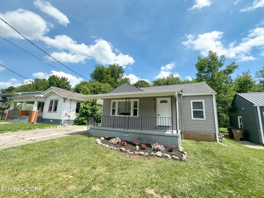 3228 Ashland Ave, Knoxville, TN 37914 - #3