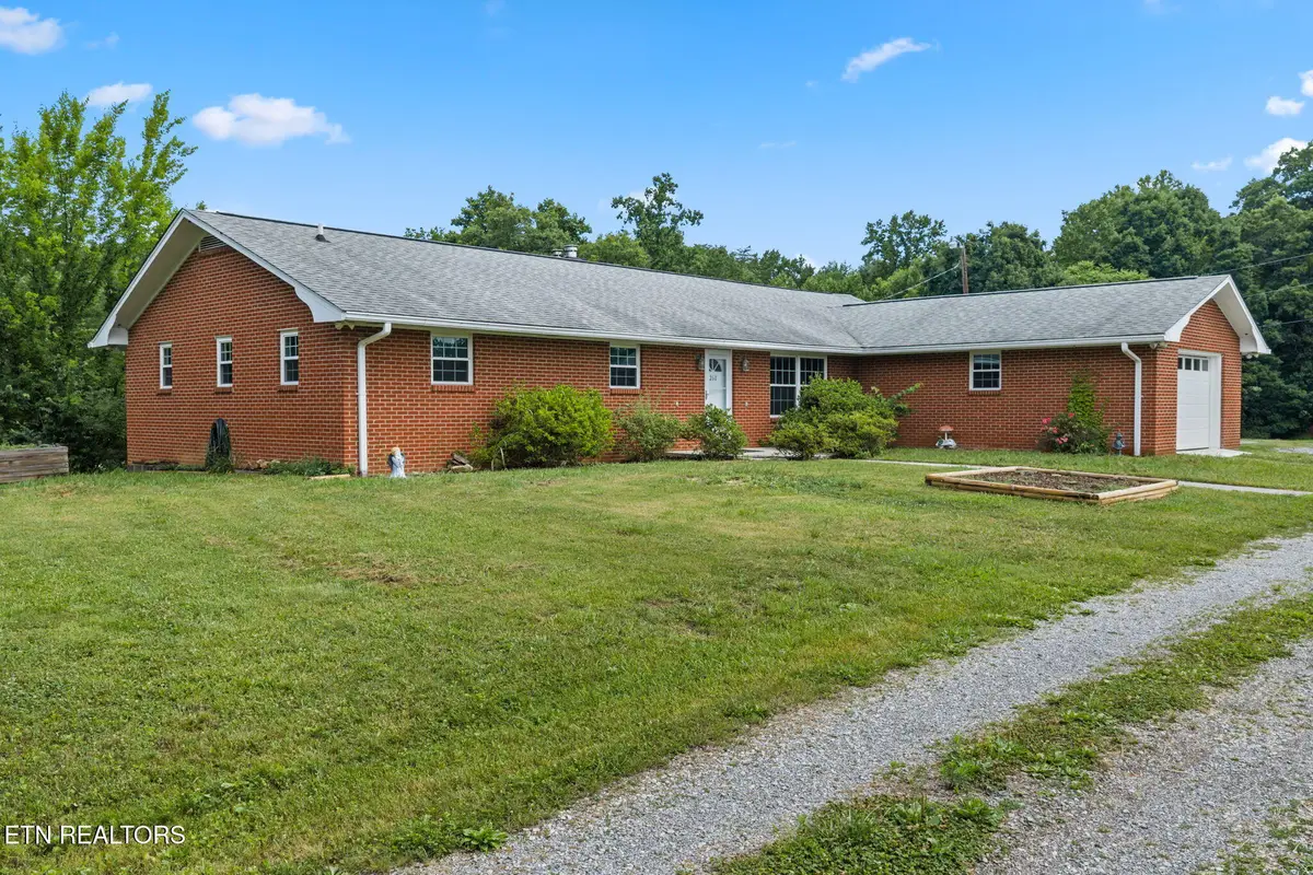 260 Long Hollow Rd, Clinton, TN 37716 - #1