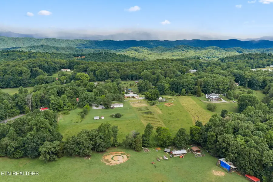 260 Long Hollow Rd, Clinton, TN 37716 - #2