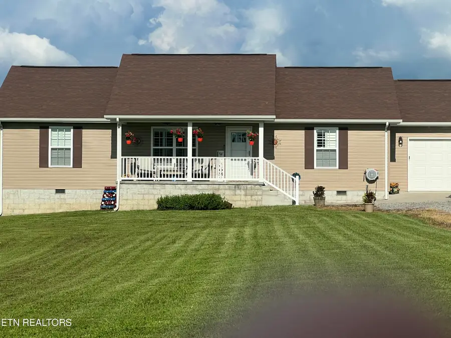 233 Georgee Rd, Jamestown, TN 38556 - #3