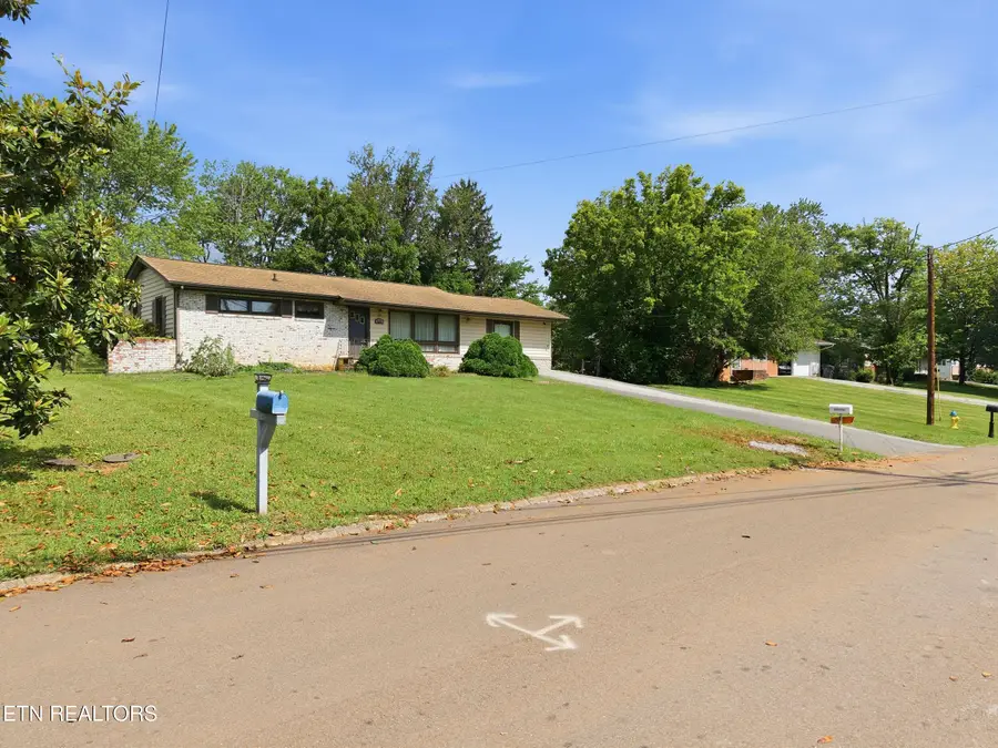 5421 Bluefield Rd, Knoxville, TN 37921 - #3