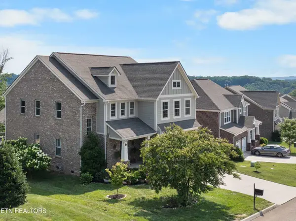 10850 Hunters Knoll Lane, Knoxville, TN 37932