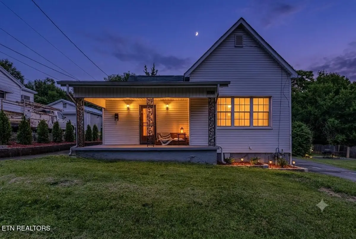 2729 Barton St, Knoxville, TN 37917 - #1