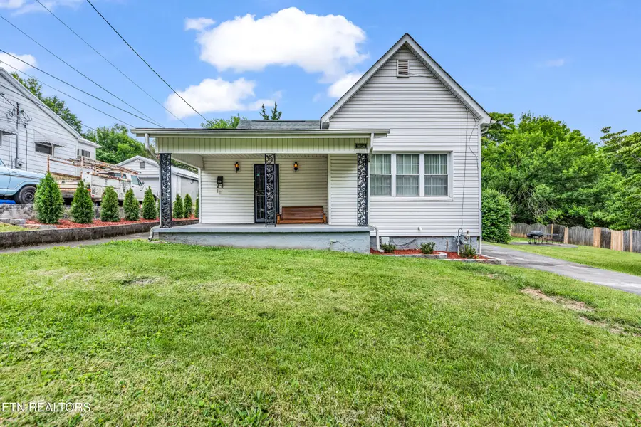 2729 Barton St, Knoxville, TN 37917 - #2