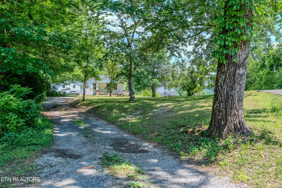 323 Lee Rd, Clinton, TN 37716 - #2