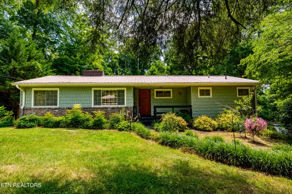 237 Stratford Rd, Knoxville, TN 37920