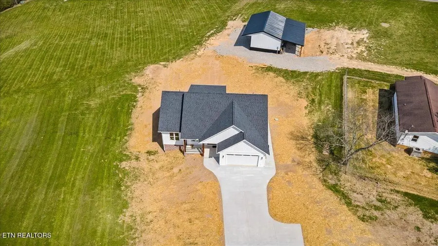 2271 Long Hollow Rd, Lafollette, TN 37766 - #2