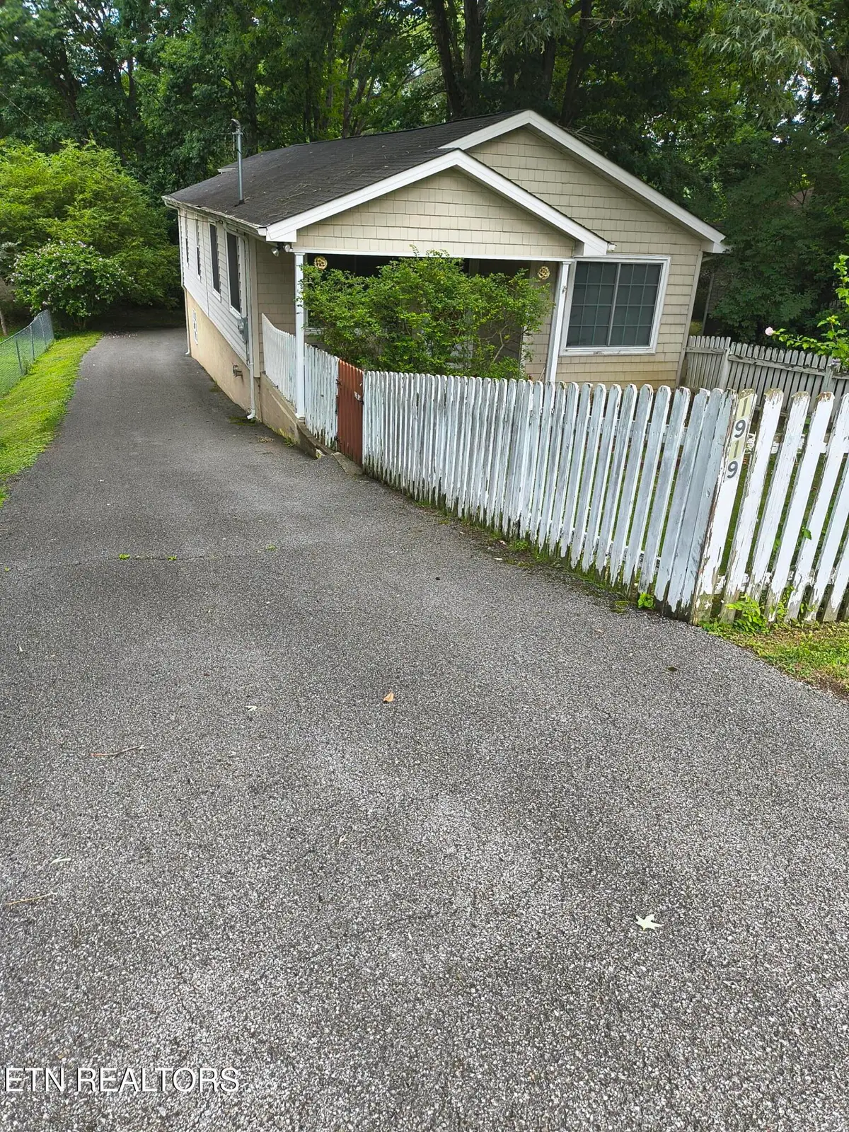 1919 Shasta Rd, Maryville, TN 37801 - #1