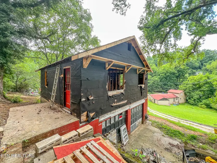 709 Lakeview Church Lane, Harriman, TN 37748 - #3