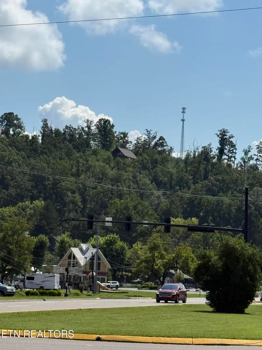 201 Cherry Laurel Drive #201, Pigeon Forge, TN 37863 - #2