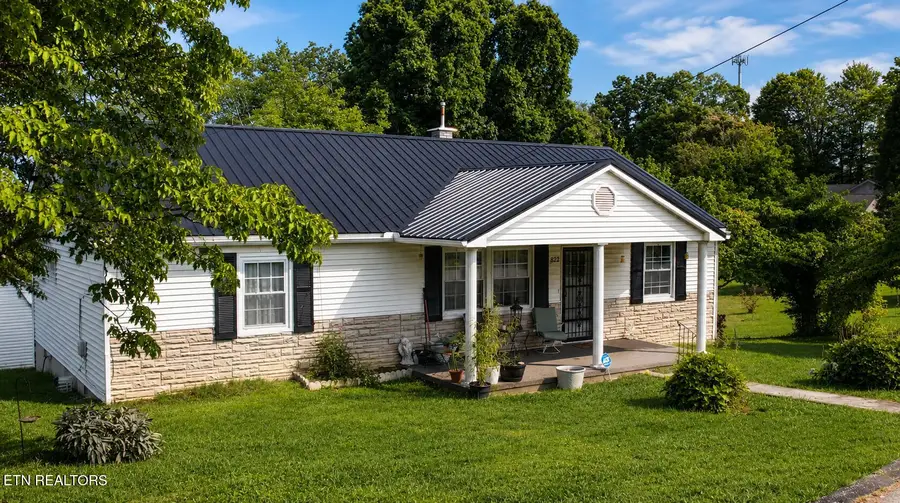 822 Rose Hill Drive, Lafollette, TN 37766 - #2
