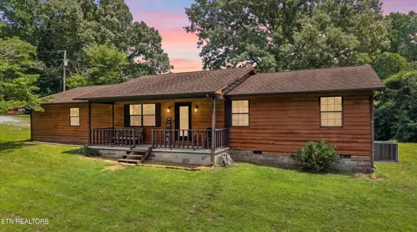 349 Fairchild St, Harriman, TN 37748
