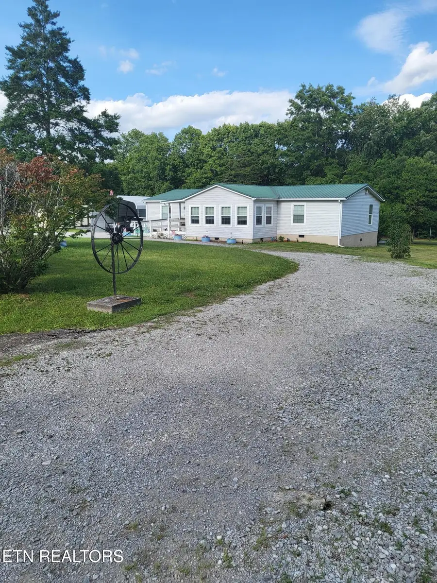 63 Cherry St, Crossville, TN 38572 - #3